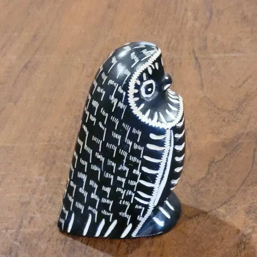 Vintage Robin Bird Owl? Paperweight Hand Carved Stone Artisan Figurine